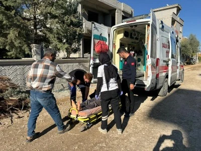 İnşaattan d&uuml;şen kişi yaralandı
