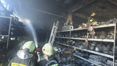 İş yerinde &ccedil;ıkan yangın kontrol altına alındı