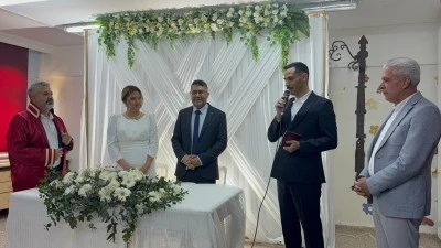 İslahiye'de depremzede iki &ouml;ğretmen evlendi