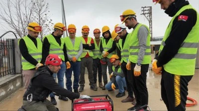 İslahiye'de g&ouml;n&uuml;ll&uuml; &ouml;ğretmenlerden arama kurtarma ekibi kuruldu