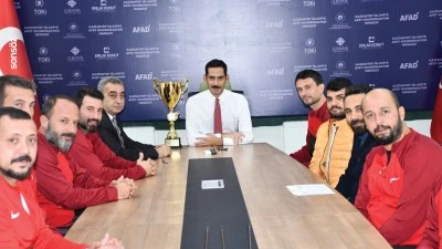 İslahiye Kaymakamlığı Voleybol Takımı T&uuml;rkiye ikincisi oldu