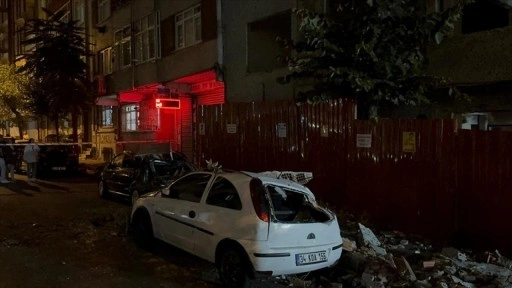 İstanbul Mahallesinde &Ccedil;atı &Ccedil;&ouml;kt&uuml;!