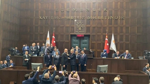 İstifa eden belediye başkanları AK Partiye ge&ccedil;ti