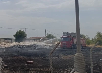 İstiflenen plastik atıklarda &ccedil;ıkan yangın s&ouml;nd&uuml;r&uuml;ld&uuml;