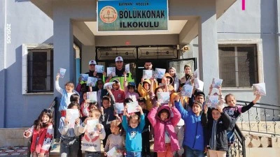Jandarma, k&ouml;y okulunda eğitim verdi