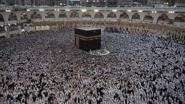 Kabe, 1,5 milyonun &uuml;zerinde M&uuml;sl&uuml;man'ı ağırladı