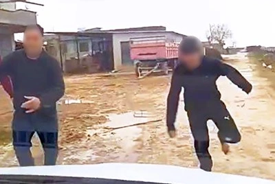 Ka&ccedil;ak elektriğe m&uuml;dahale eden ekiplere saldırıldı!