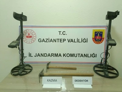 Ka&ccedil;ak kazı yapan 2 ş&uuml;pheli yakalandı