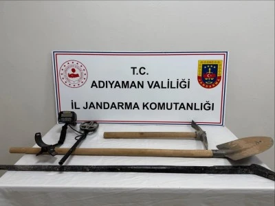 Ka&ccedil;ak kazı yapan 2 ş&uuml;pheli yakalandı