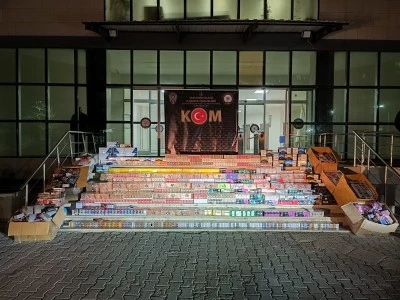 Ka&ccedil;ak sigara operasyonunda 3 ş&uuml;pheli yakalandı