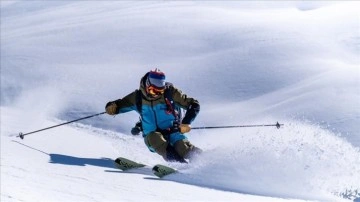 Ka&ccedil;kar Dağlarında Heliski Keyfi Devam Ediyor