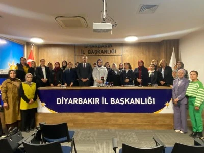 Kadın Kollarından kadına y&ouml;nelik şiddetle m&uuml;cadele g&uuml;n&uuml; a&ccedil;ıklaması