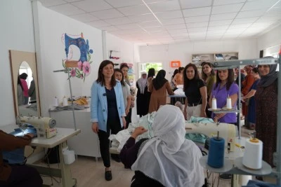 Kadın Yaşam Merkezlerinin &uuml;retim alanlarını ziyaret etti