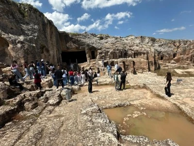 Kadınlar ve &ccedil;ocuklar kentin tarihiyle buluştu