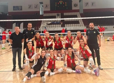 Kadınlar Voleybol Takımı T&uuml;rkiye Şampiyonası&rsquo;na galibiyetle başladı
