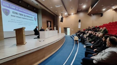 Kadınların &ouml;rd&uuml;ğ&uuml; atkı ve bereler k&ouml;y &ccedil;ocuklarını ısıtıyor