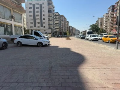 Kaldırım taşları yenileniyor