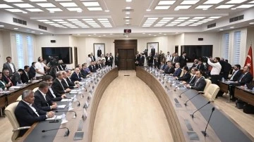 Kamu Toplu S&ouml;zleşmesi'nde g&ouml;zler h&uuml;k&uuml;metin teklifinde