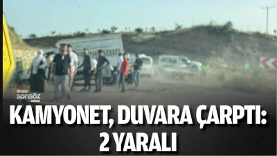 Kamyonet, duvara &ccedil;arptı: 2 yaralı
