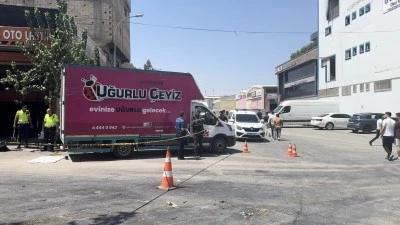 Kamyonetin &ccedil;arptığı &ccedil;ocuk hayatını kaybetti