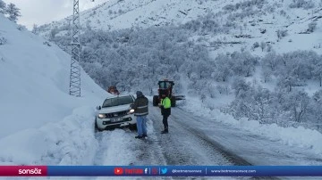 Kar ve tipi nedeniyle kapanan Siirt-Şırnak kara yolu trafiğe a&ccedil;ıldı