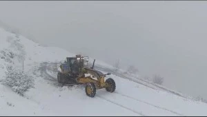 Kar yağışıyla kapanan kırsal mahalle yolları ulaşıma a&ccedil;ıldı