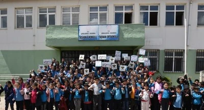 Karacadağ eteklerindeki &ouml;ğrenciler geleneksel oyunlarla buluştu
