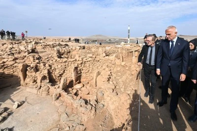 Karahantepe'de ziyaret&ccedil;i merkezi ve &ccedil;evre d&uuml;zenlemesi projelerinde sona yaklaşıldı