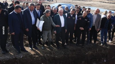 Karaloğlu, İslahiye'de fay hatları &ccedil;alışmasını inceledi