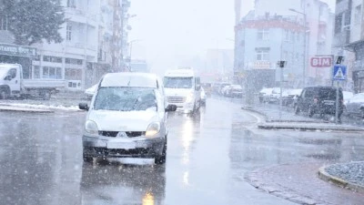 Karaman'da kar etkili oluyor