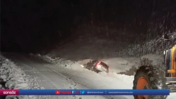 Karda mahsur kalan vatandaşlar kurtarıldı