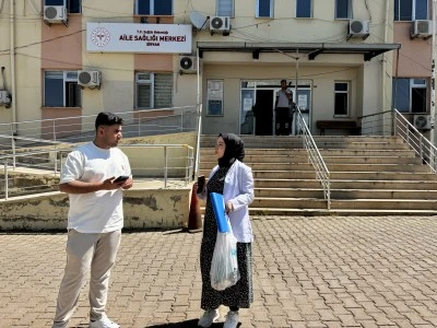Karnındaki bebeğiyle sağlıklı doğum i&ccedil;in anne adaylarını takip ediyor