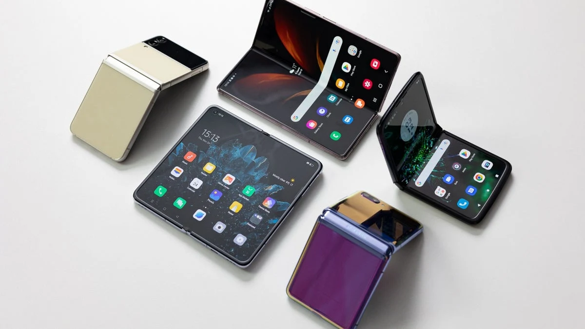 Katlanabilir iPhone'un muhtemel ekran boyutları ortaya &ccedil;ıktı