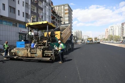 Kayapınar&rsquo;da 17 kilometrelik 8 caddeye asfalt serilecek