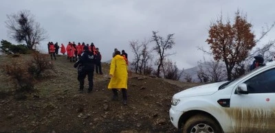 Kaybolan 84 yaşındaki zihinsel engelli kişiyi arama &ccedil;alışmaları s&uuml;r&uuml;yor