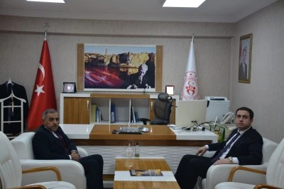 Kaymakam, İl M&uuml;d&uuml;r&uuml;yle g&ouml;r&uuml;şt&uuml;