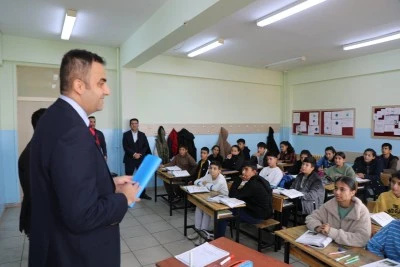 Kaymakam, LGS &ouml;ğrencileriyle sohbet etti
