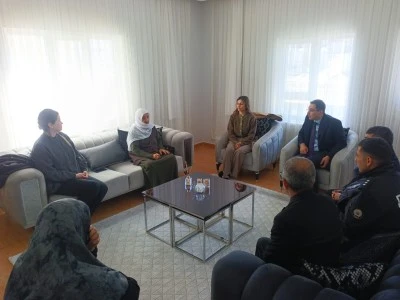 Kaymakam, şehit ailelerini ziyaret etti
