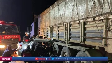 Kazada 3 kişi &ouml;ld&uuml;, 2 kişi yaralandı