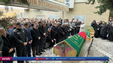 Kazada &ouml;len anne ve kızının cenazesi toprağa verildi