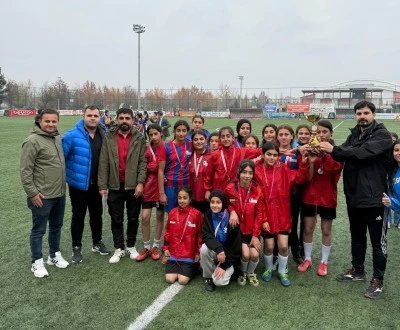 Kazım Karabekir Ortaokulu, futbolda şampiyon