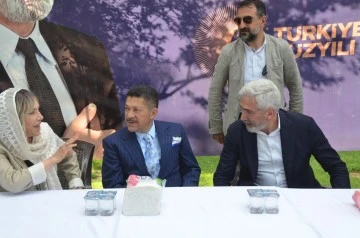 Kemal Sinanlı, adayları muhtarlarla buluşturdu
