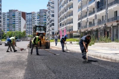 Kent genelinde asfalt yama &ccedil;alışmaları s&uuml;r&uuml;yor