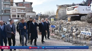 Kentsel d&ouml;n&uuml;ş&uuml;m &ccedil;alışmalarını inceledi