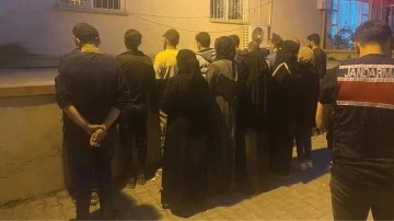 Kilis'te 16 d&uuml;zensiz g&ouml;&ccedil;men yakalandı