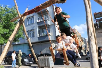 Kilis'te &ccedil;ocuklar "bayram yeri" etkinliklerinde doyasıya eğlendi