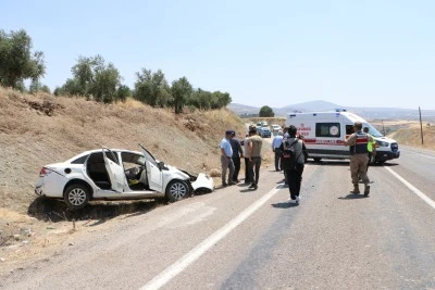 Kilis'te iki otomobilin &ccedil;arpıştığı kazada 8 kişi yaralandı
