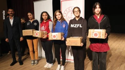 Kilis'te &ouml;ğrencilere kaynak kitap dağıtıldı