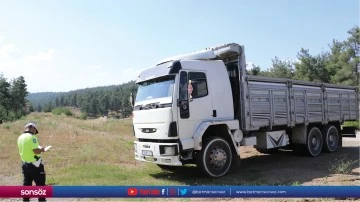 Kilis'te tamir ettikleri kamyonunun altında kalan 2 kişi &ouml;ld&uuml;