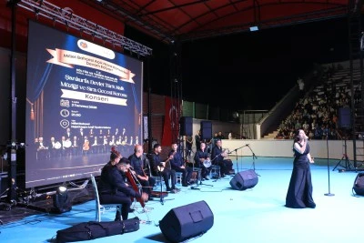 Kilis'te T&uuml;rk Halk M&uuml;ziği korosu konser verdi